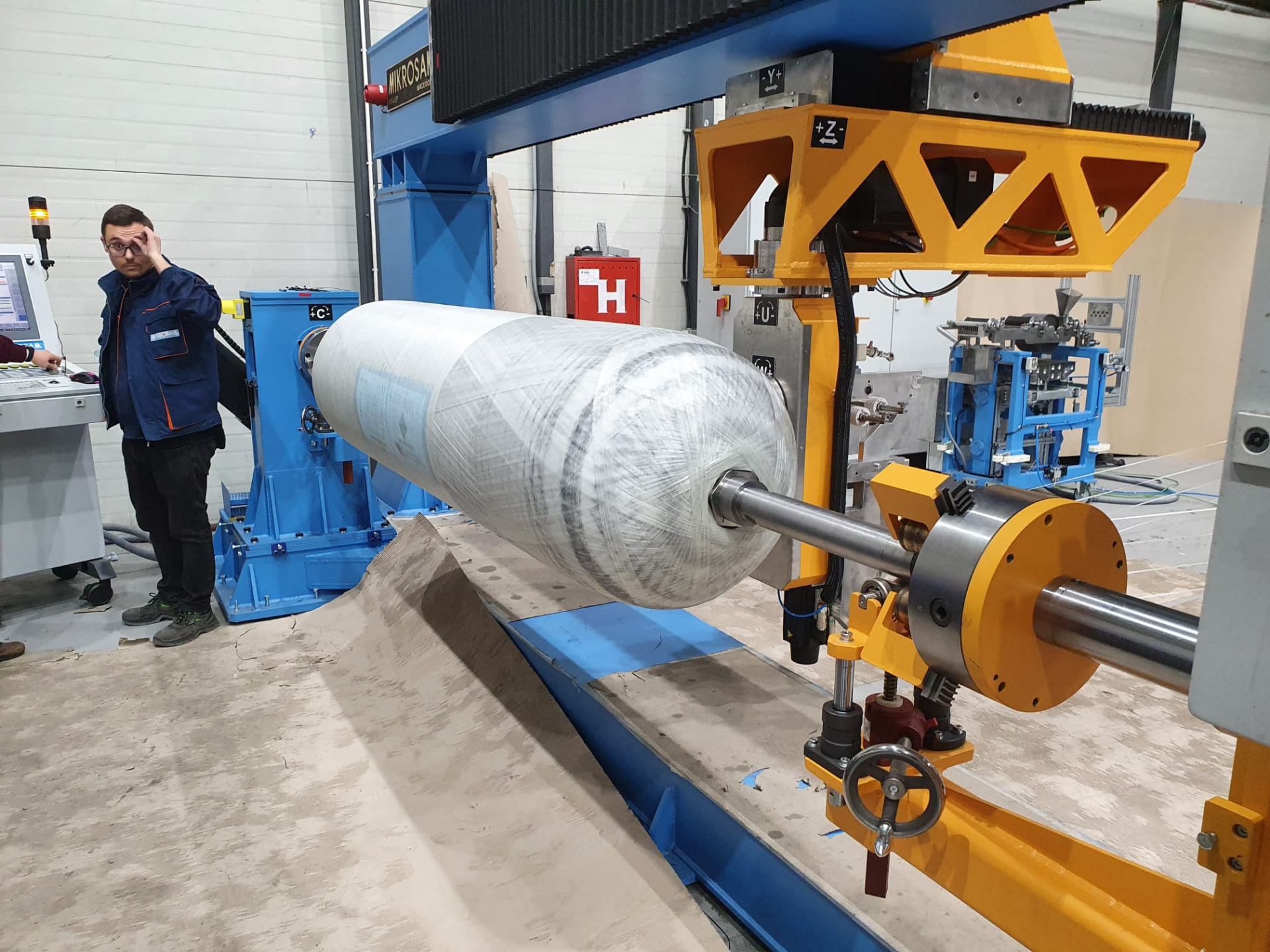 Composite material after a pressure vessel burst test